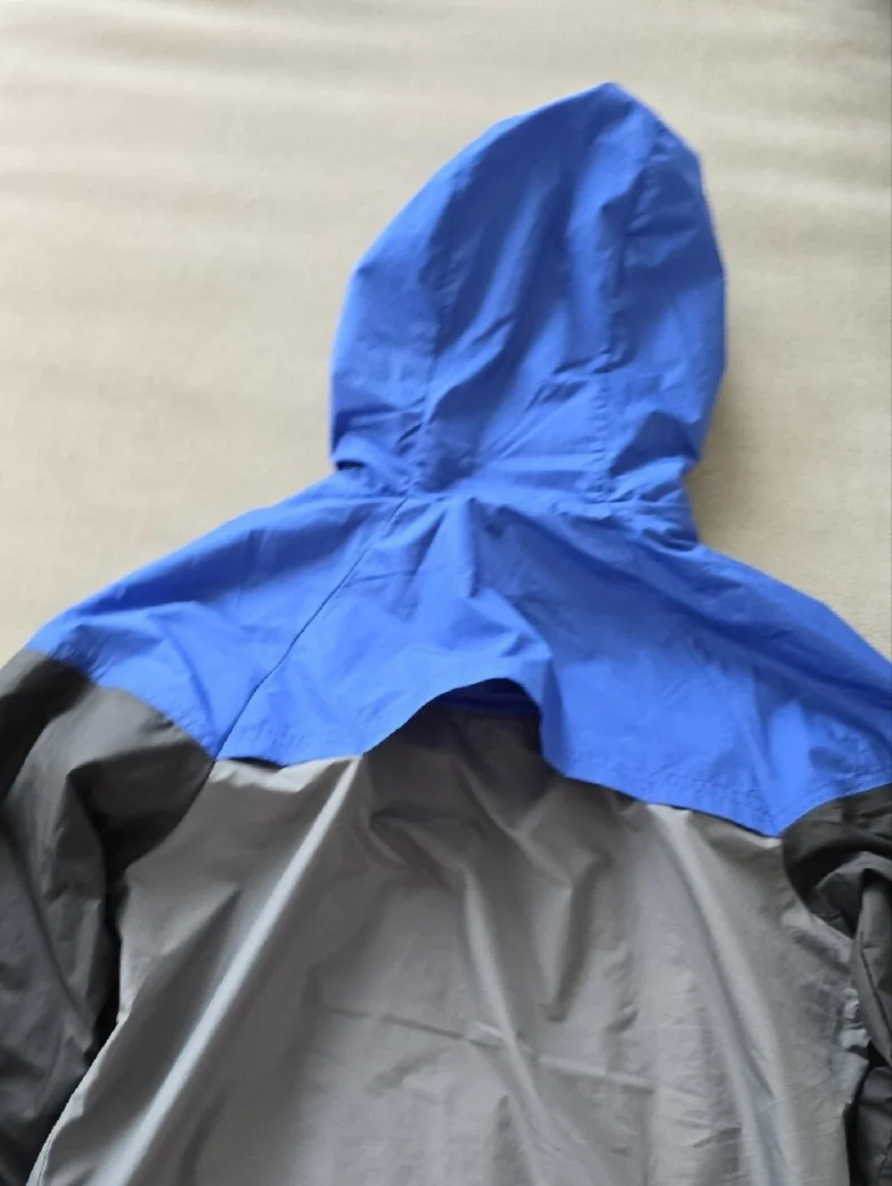 Nike Kids Hooded Windbreaker Jacket in Royal Blue and Gray